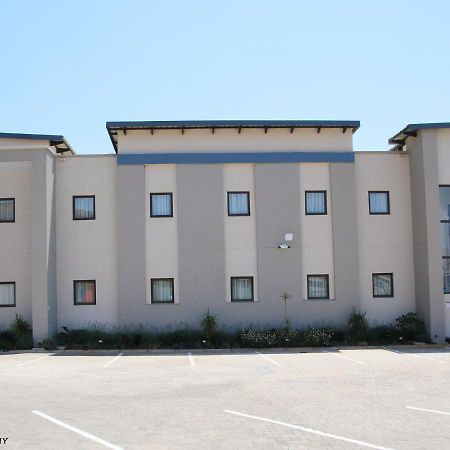 King'S Palace Hotel Rustenburg Bagian luar foto