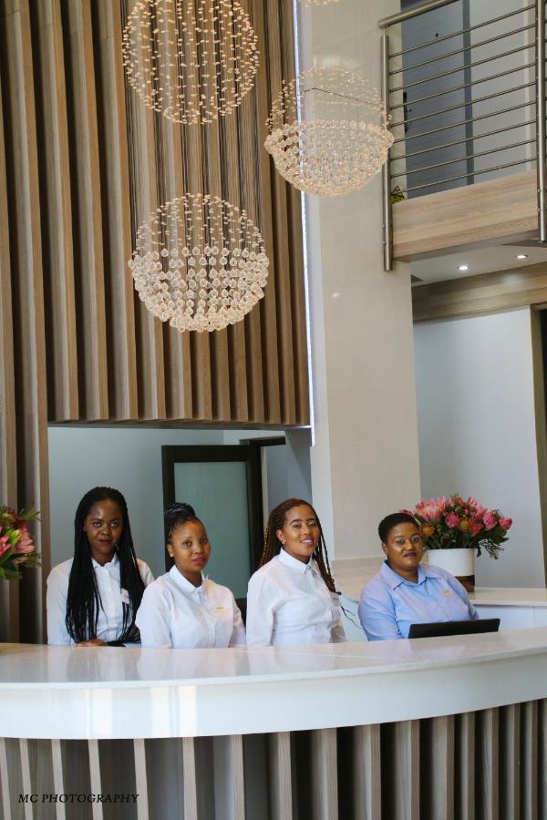 King'S Palace Hotel Rustenburg Bagian luar foto