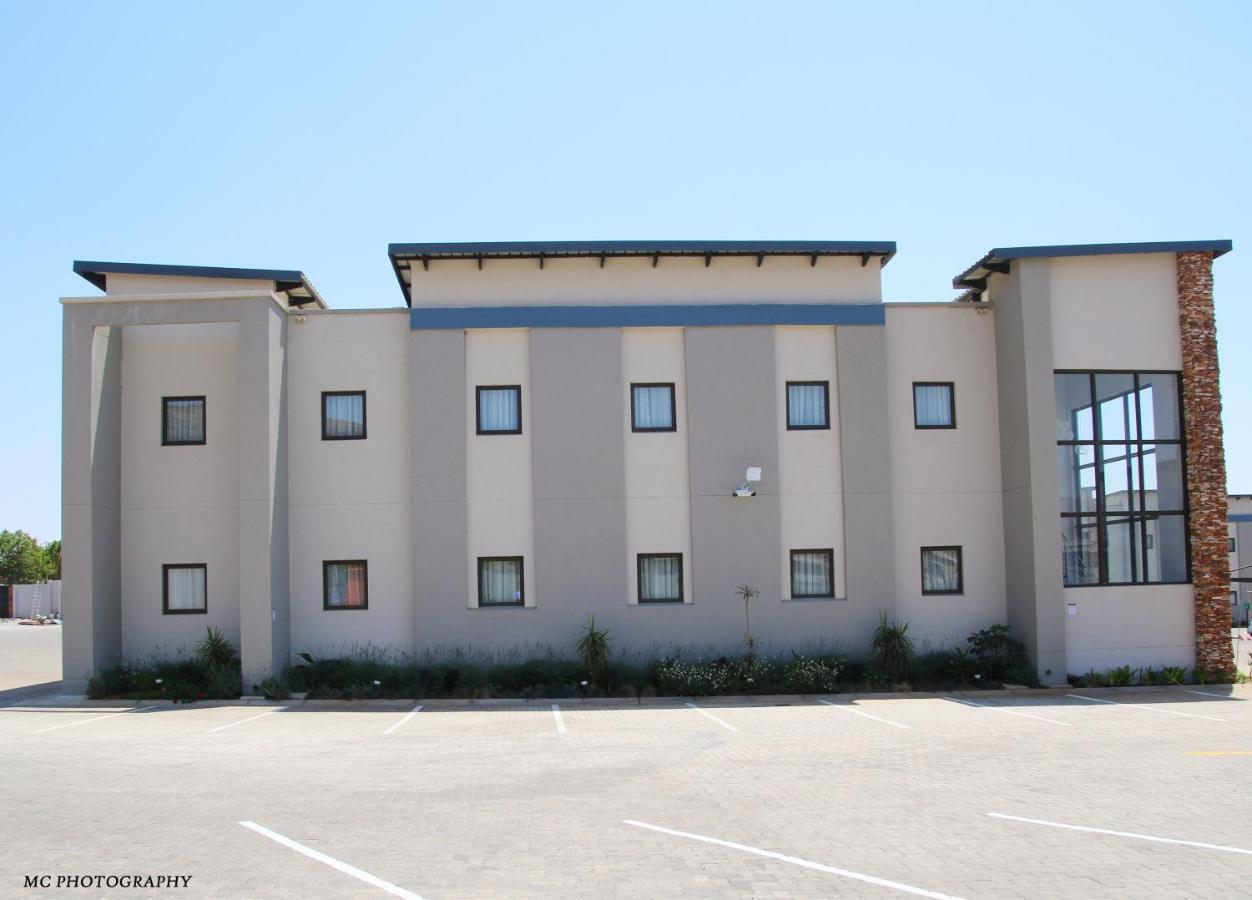 King'S Palace Hotel Rustenburg Bagian luar foto