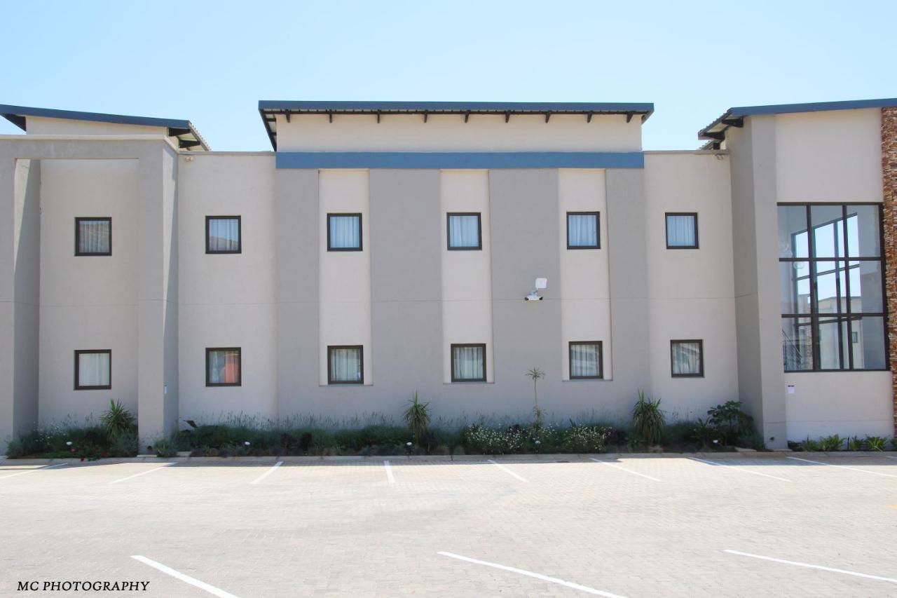 King'S Palace Hotel Rustenburg Bagian luar foto
