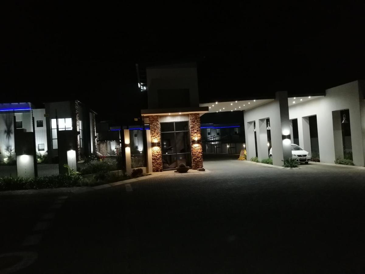 King'S Palace Hotel Rustenburg Bagian luar foto