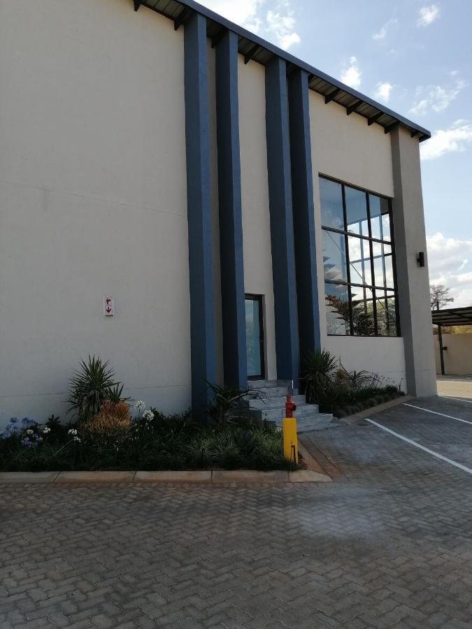 King'S Palace Hotel Rustenburg Bagian luar foto
