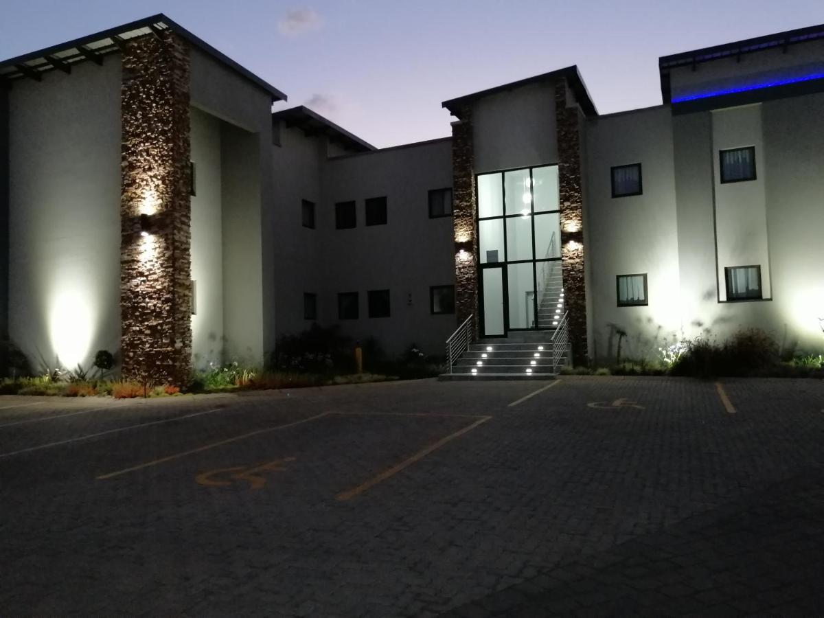 King'S Palace Hotel Rustenburg Bagian luar foto