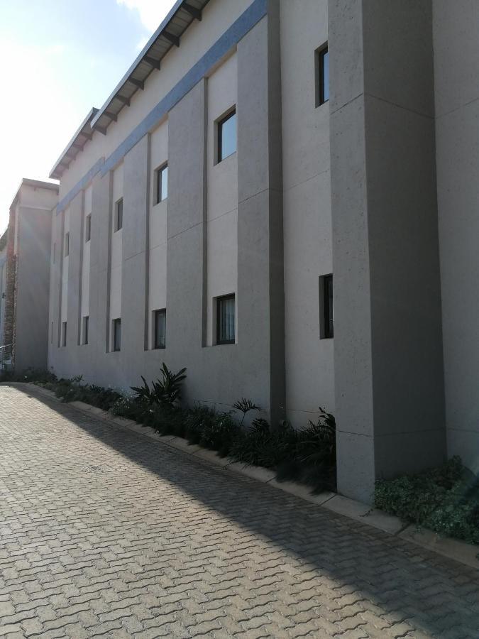 King'S Palace Hotel Rustenburg Bagian luar foto