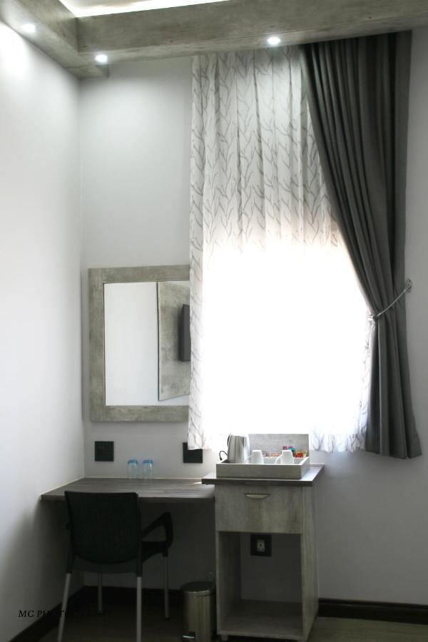 King'S Palace Hotel Rustenburg Bagian luar foto
